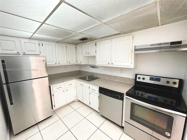 Building Photo - 1805 Sans Souci Blvd