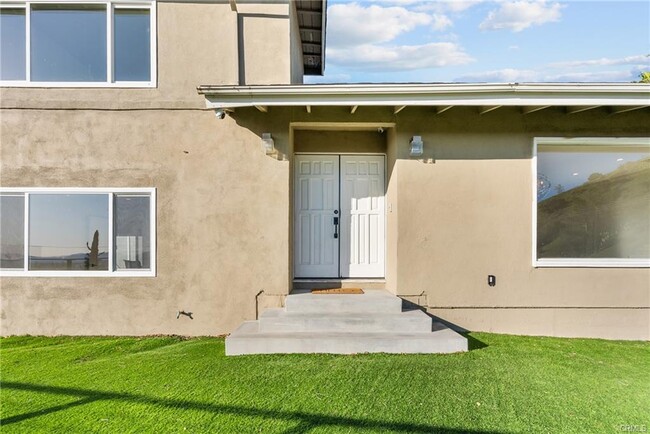 Building Photo - 8013 Hollywood Way