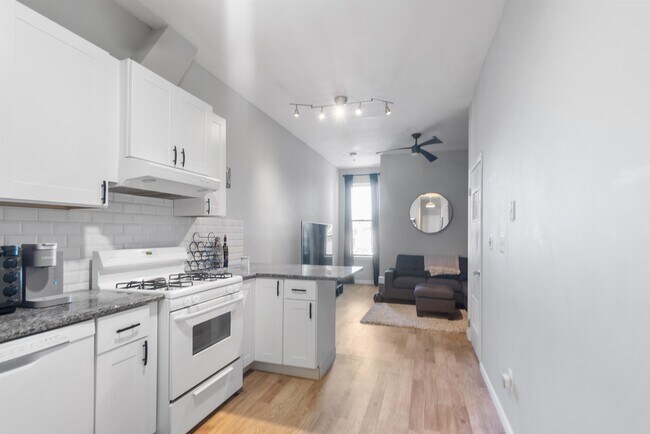 Foto del edificio - 813 Park Ave