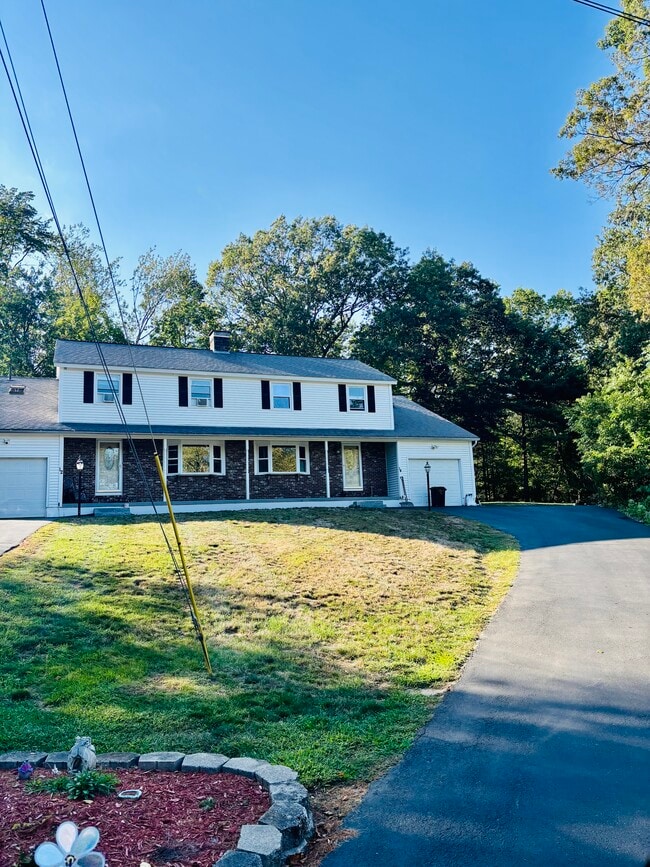 Building Photo - 14 Clare Ln