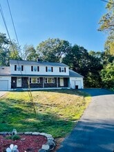 Building Photo - 14 Clare Ln