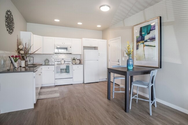 Building Photo - West Park Apartments