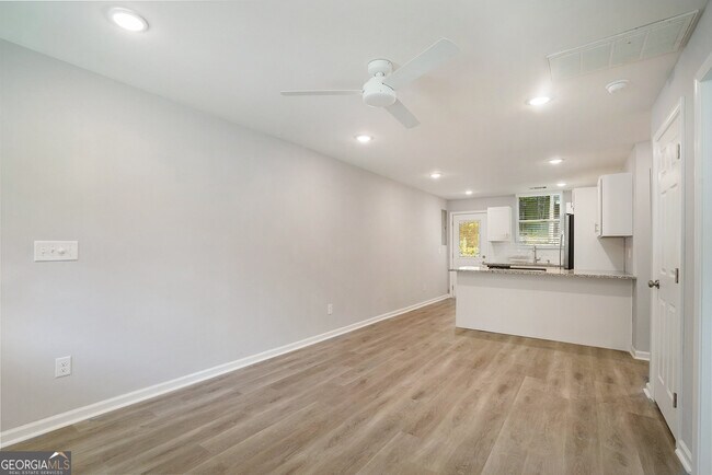 Foto del edificio - 571 Eva Kennedy Rd