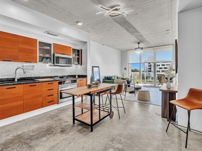 Foto del edificio - 3470 E Coast Ave