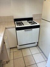 Building Photo - 1133 E Divisadero St