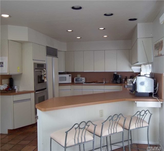 Building Photo - 57 Romana Dr