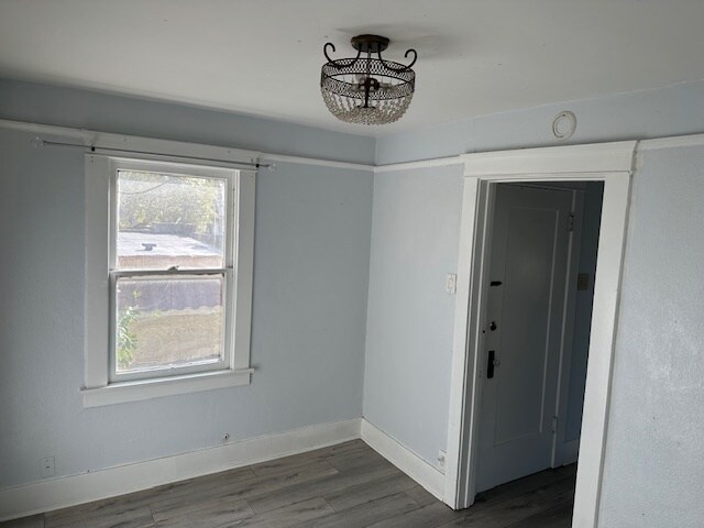 Foto del edificio - 3229 E 8th St