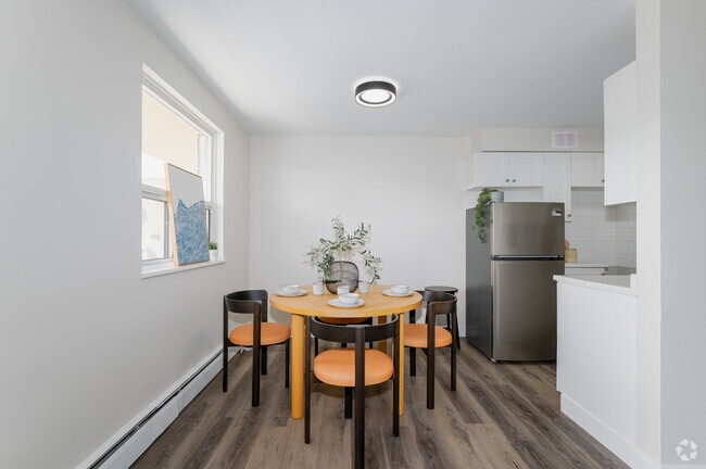 1BR, 1BA - 645SF - Dining Room - Main Street Apartments