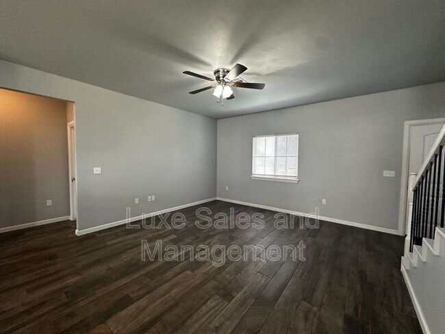 Foto del edificio - 1120 E Campbell St