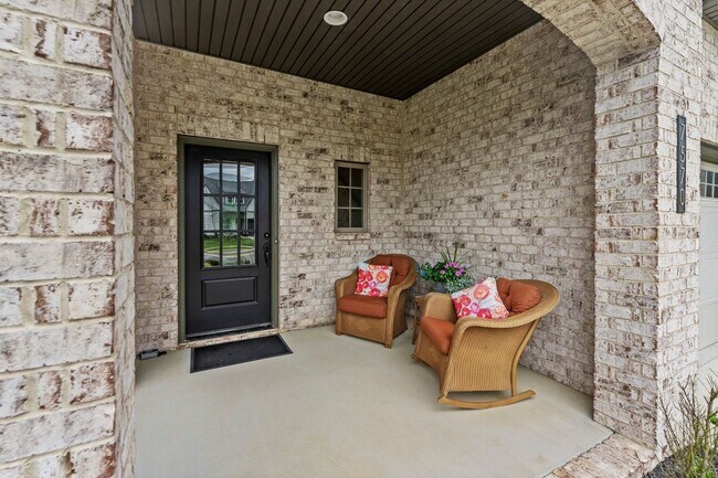 Foto del edificio - Spotless rental home in the highly sought-after McDaniels neighborhood in College Grove