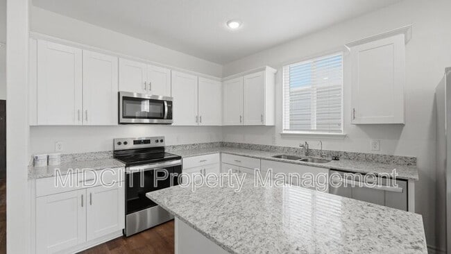 Foto del edificio - 956 Heartseed Ave