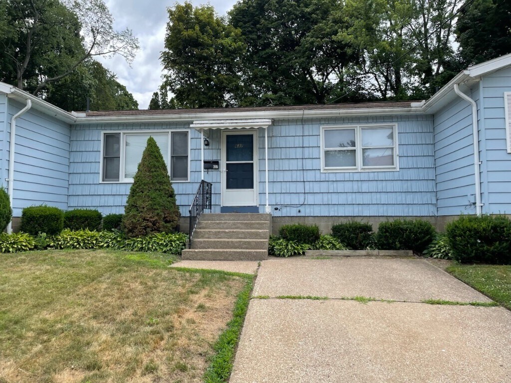 Foto principal - 637 W 25th St
