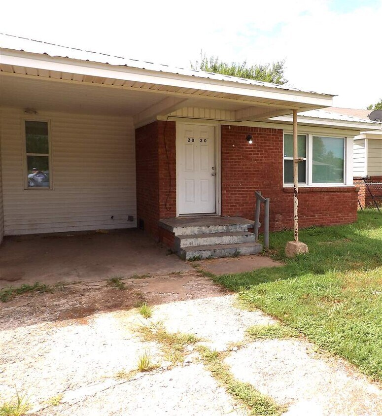 Primary Photo - 2020 NW 24th St