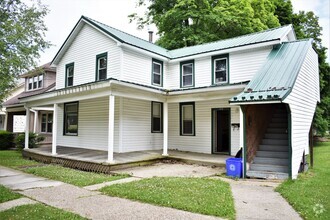 Building Photo - 1029 School St