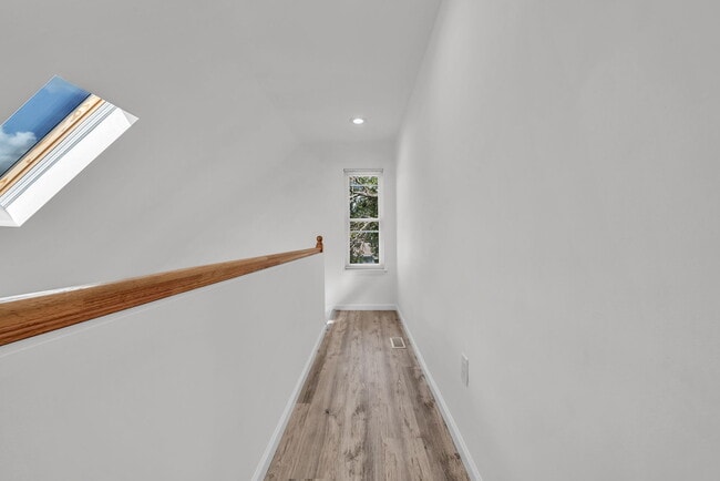 Foto del edificio - 5028 Halwell Dr