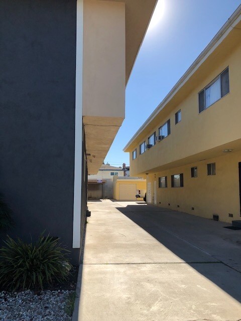 Driveway - 4524 W 115th St