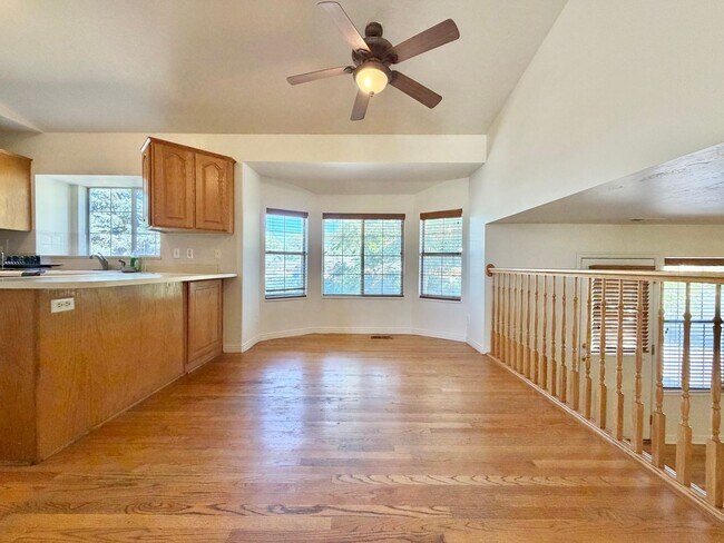 Building Photo - 717 E Hundley Hvn Cir