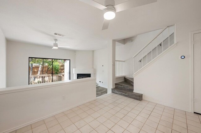 Building Photo - 4306 Bonnell Vista Cove