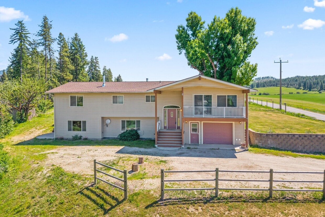 Primary Photo - 2829 Cottonwood Creek Rd