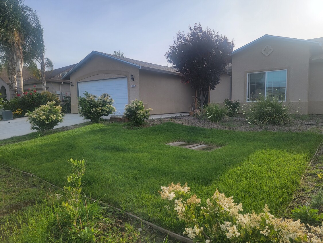 Foto principal - 6825 Meadowlark Ave