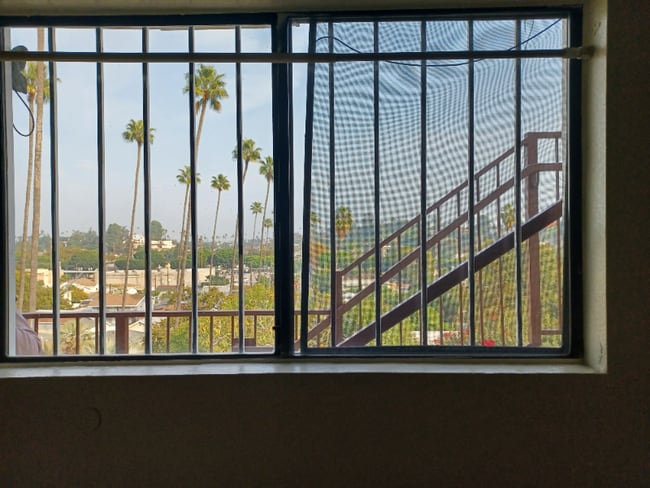 Foto del edificio - 4772 Templeton St