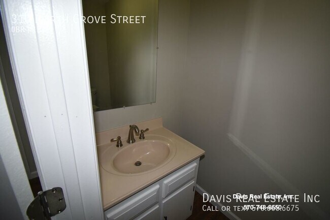 Foto del edificio - Commercial Space in Downtown Lock Haven!