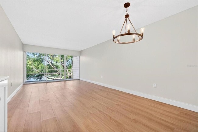 Building Photo - 2302 S Manhattan Ave