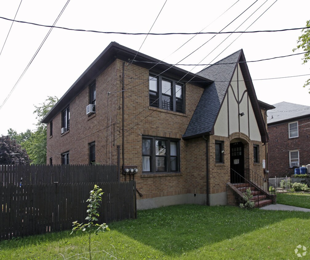 Primary Photo - 147 Willowbrook Rd