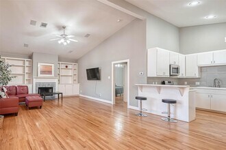 Building Photo - 9701 Marlive Ln