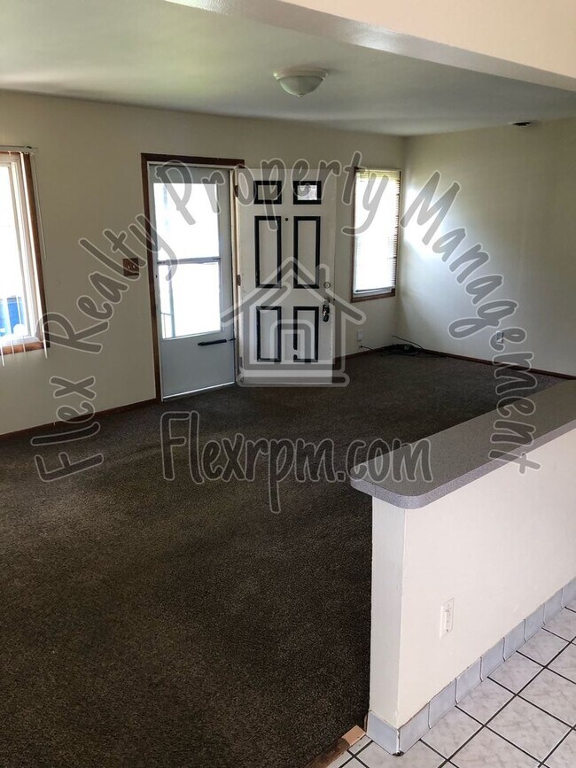 Foto del edificio - 3 Bedroom home in East Toledo