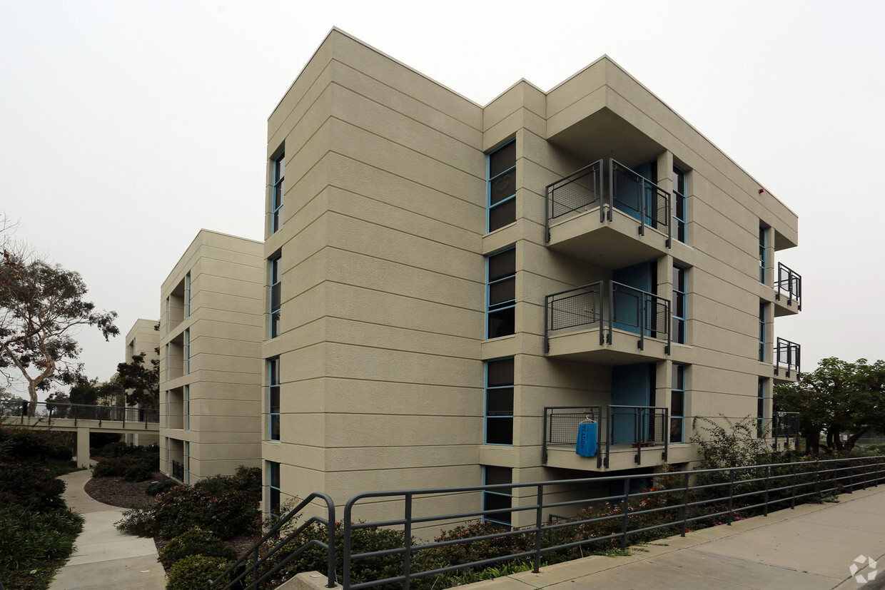 Foto principal - 301 Pangea Dr