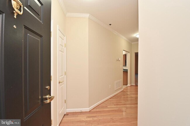 Building Photo - 11775 Stratford House Pl