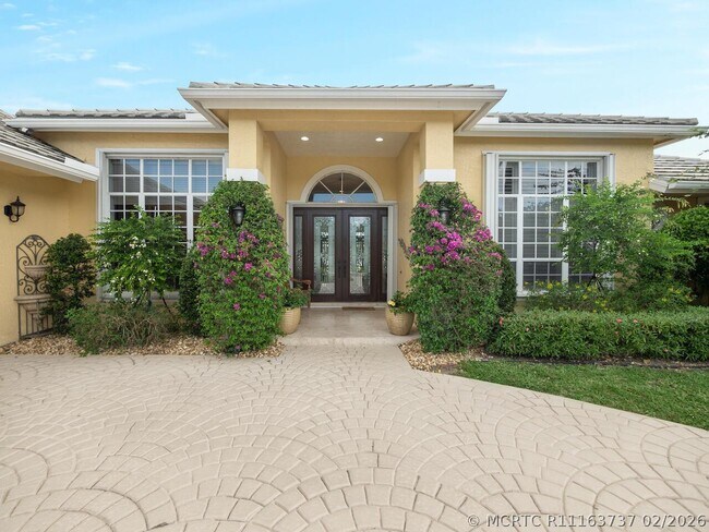 Foto del edificio - 129 Brookhaven Ct