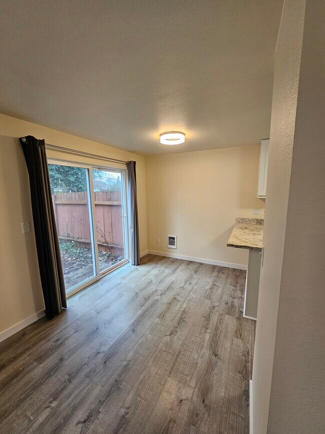 Foto del edificio - 12822 117th St E