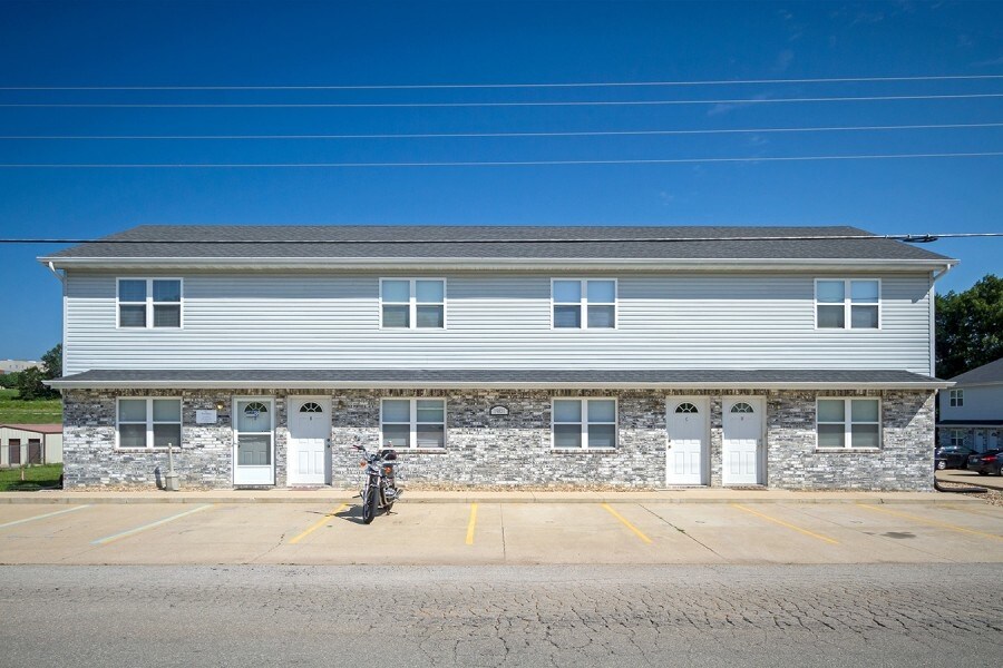 Primary Photo - Blue Heron Townhomes
