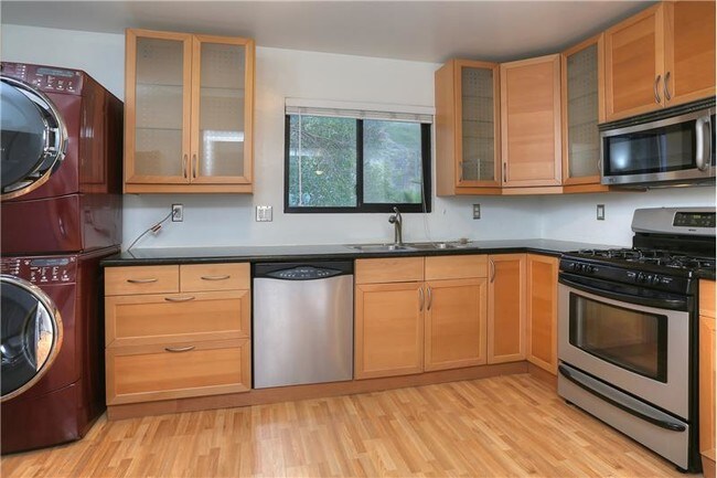 Building Photo - 1229 Rebecca Ln