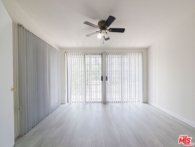 Foto del edificio - 336 S Wilton Pl