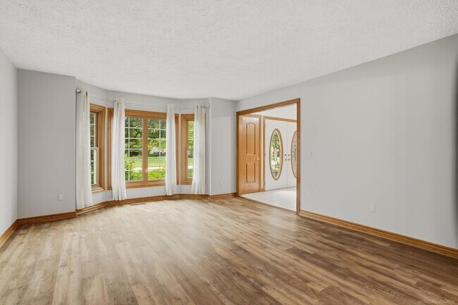 Foto del edificio - 14450 Knightsbridge Dr