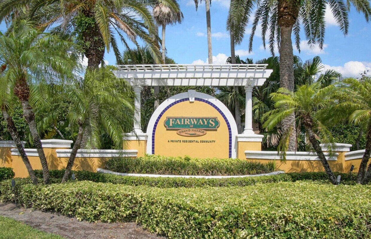 Foto principal - 5060 Fairways Cir