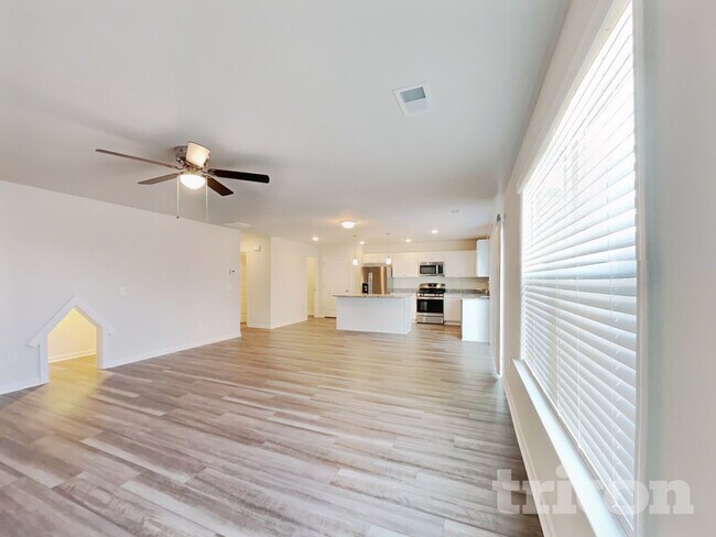 Foto del edificio - 33 Chalet Ct