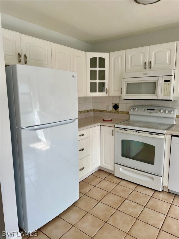 Building Photo - 9425 Camelot Dr