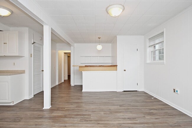 Building Photo - Fry's Spring Basement Apartment