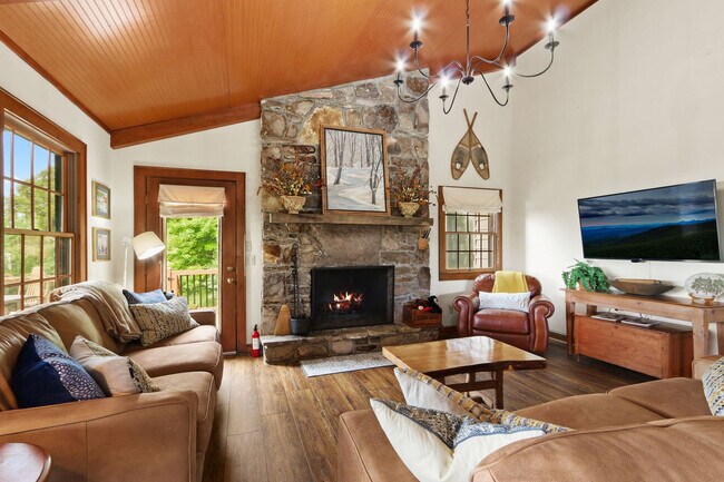 Foto del edificio - 573 Meadow Ave