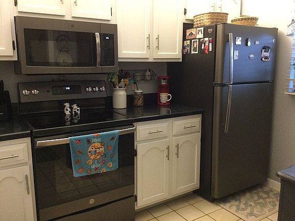 Building Photo - 1210 10th Cir SE