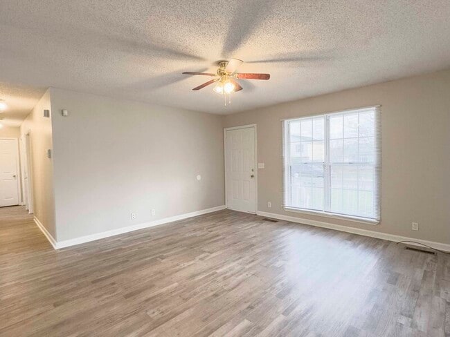 Building Photo - 1012 Cooper Dr