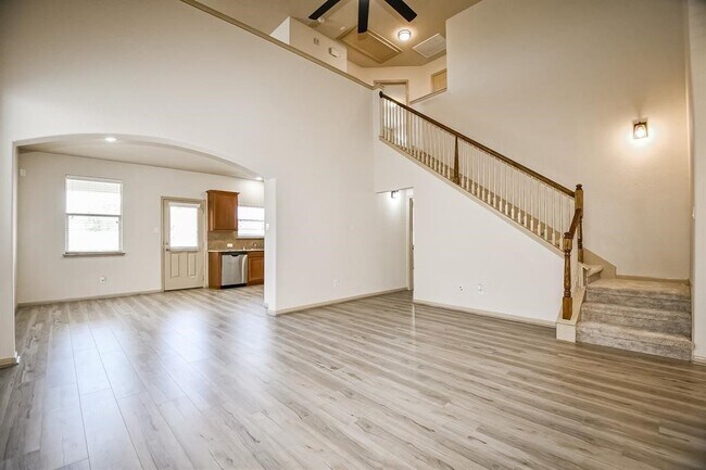 Foto del edificio - 6135 Norwood Meadows Ln