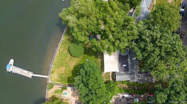 Photo - 658 Shore Acres Dr House