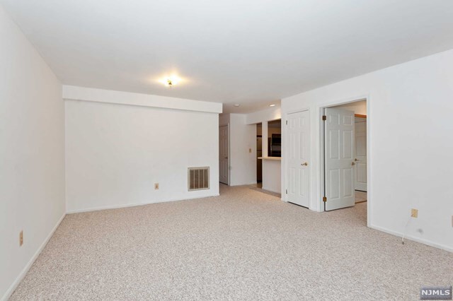 Building Photo - 1428 Westgate Dr