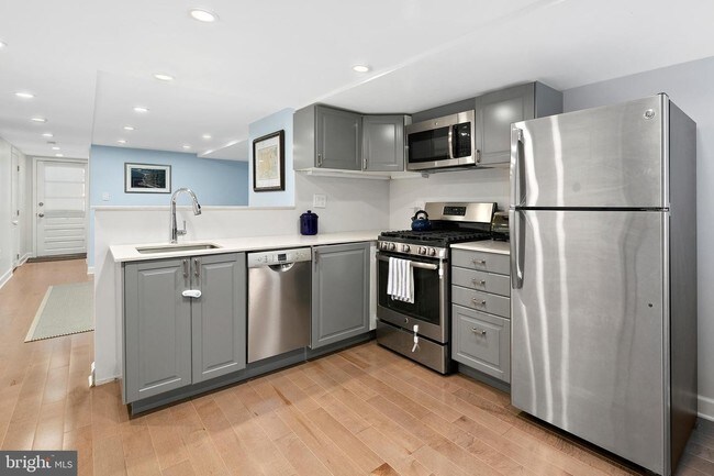 Foto del edificio - 1754 Kilbourne Pl NW