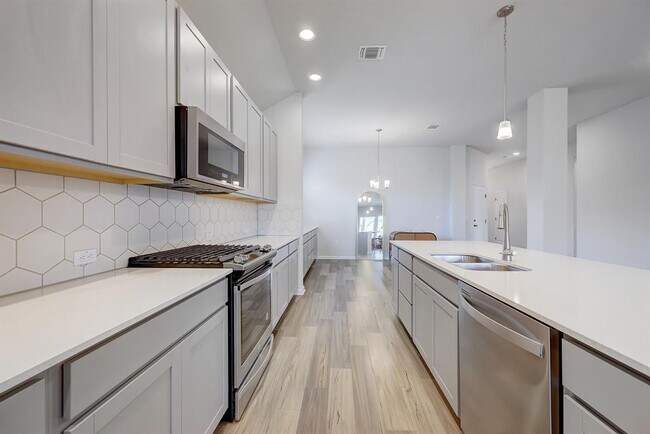 Foto del edificio - 7708 Donnelley Dr